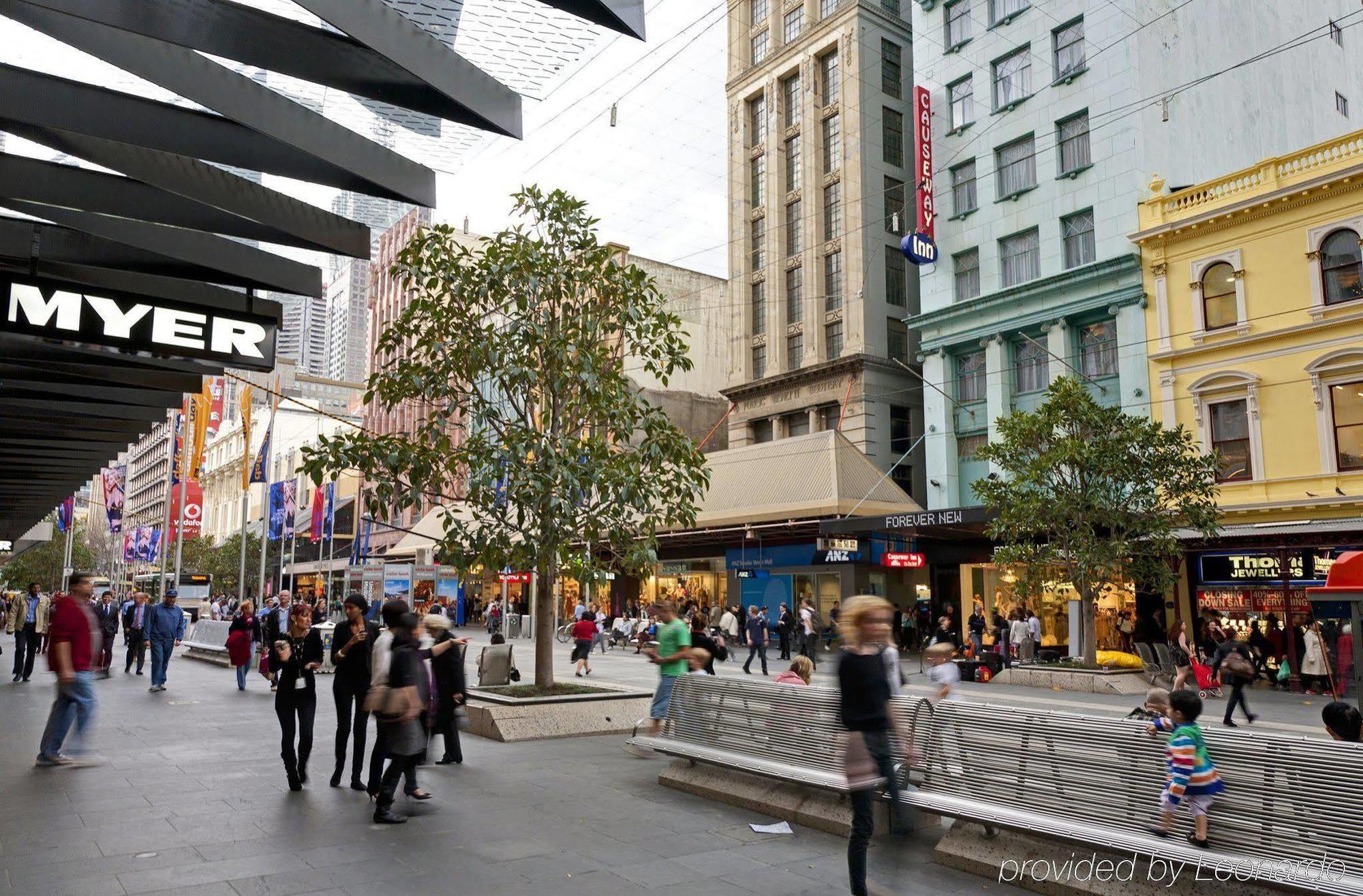 Causeway Inn On The Mall Melbourne Exterior photo